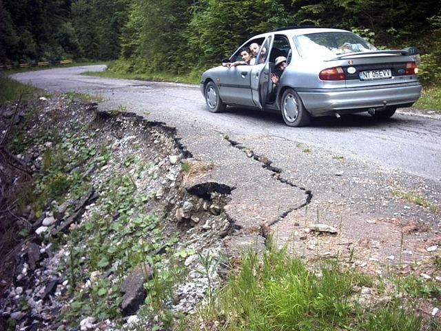 drum-durau-izvorul-muntelui-inchis circulatiei publice