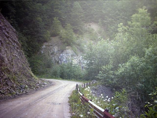 drumul-spre-secu-de-la-baraj-bicaz