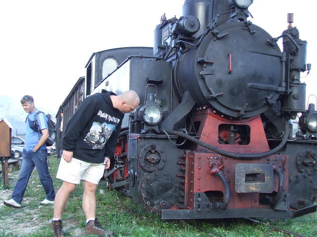 Petrica studiind mocanita - old steam engine